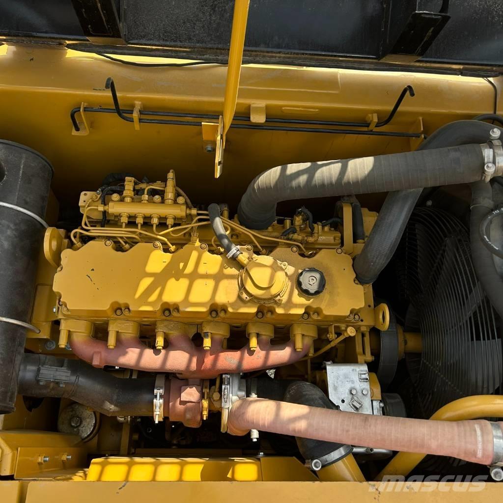 CAT 320 D Верижен екскаватор