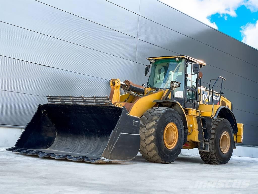 CAT 972M Колесни товарачи