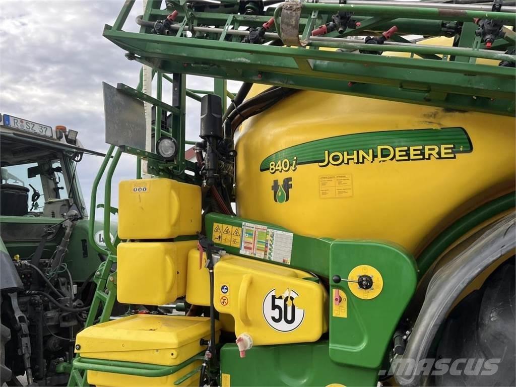 John Deere 840 TF Прикачни пръскачки

