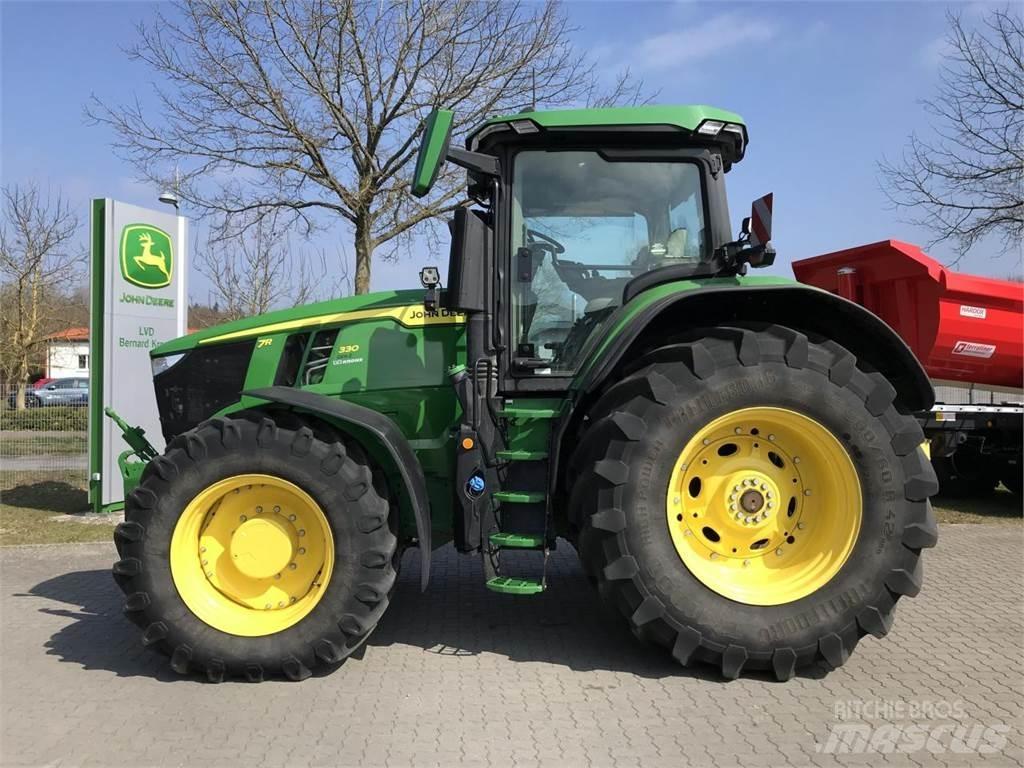 John Deere 7R 330 Трактори