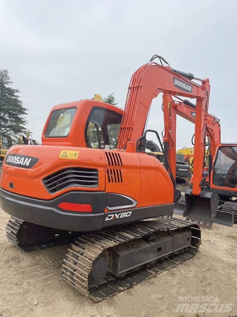 Doosan DX80 Средни екскаватори 7т - 12т