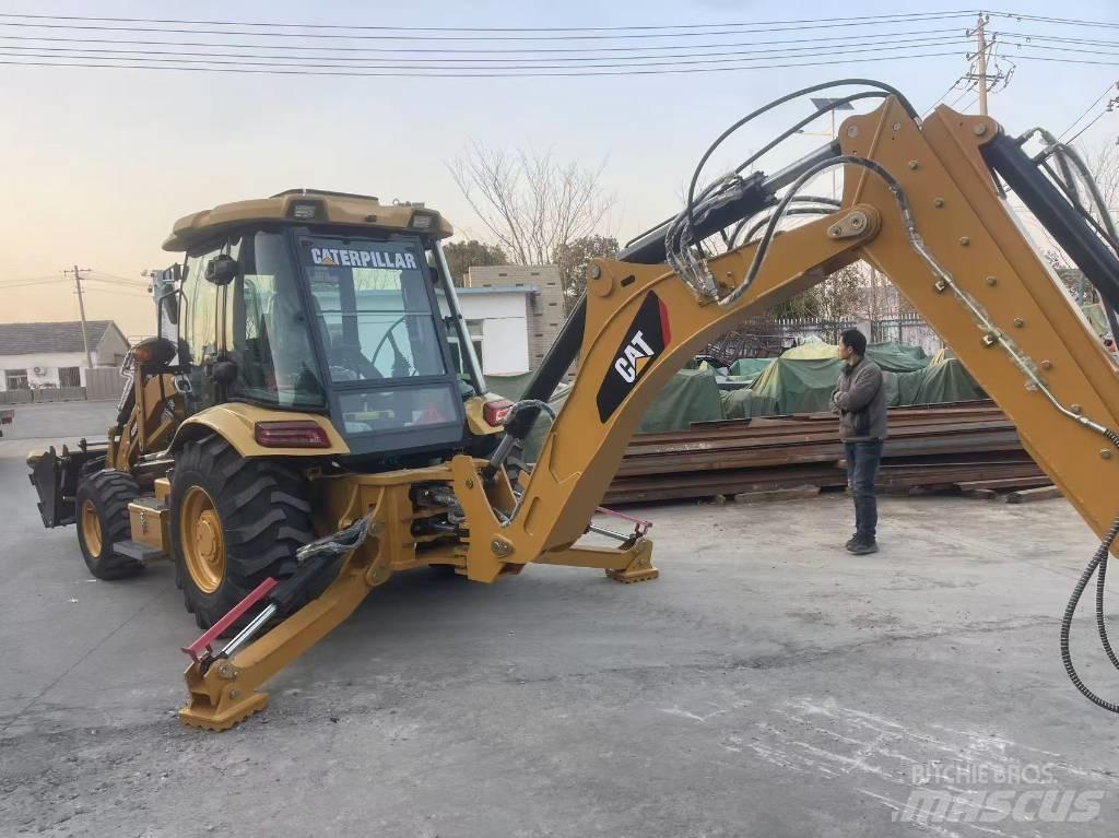 CAT CAT420F Колесни товарачи