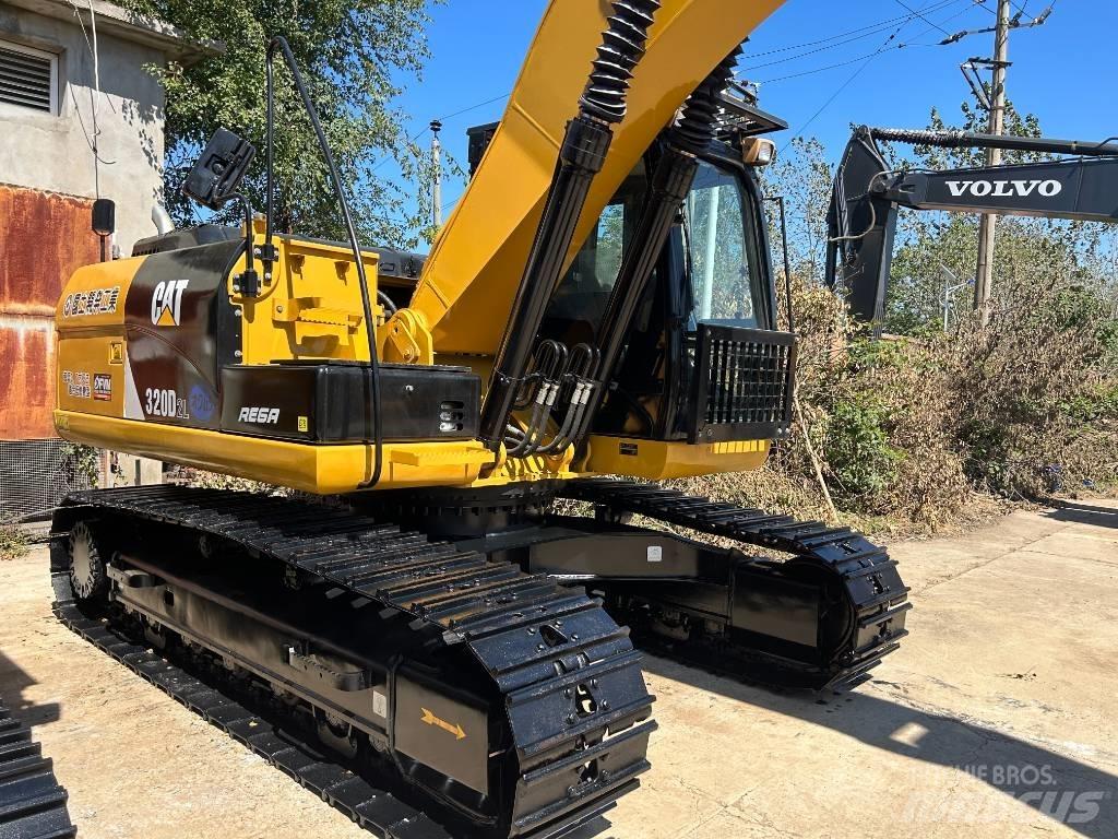 CAT 320D2L Верижен екскаватор