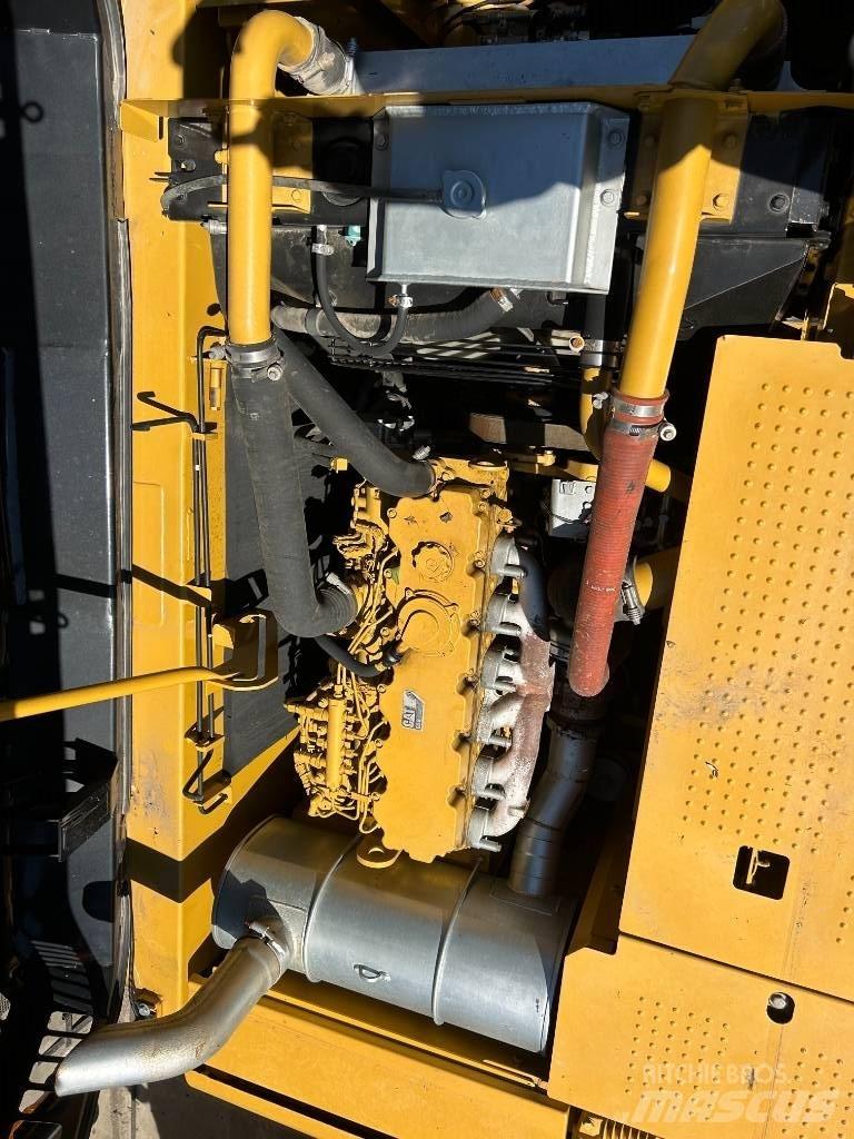 CAT 320D2L Верижен екскаватор