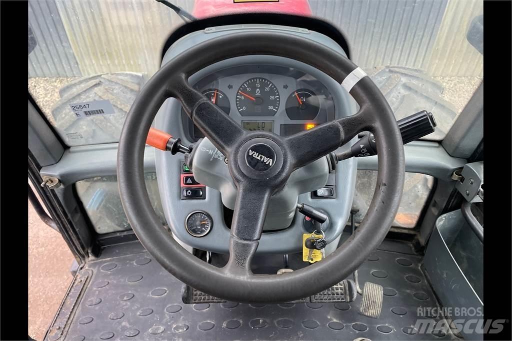 Valtra T153 Трактори