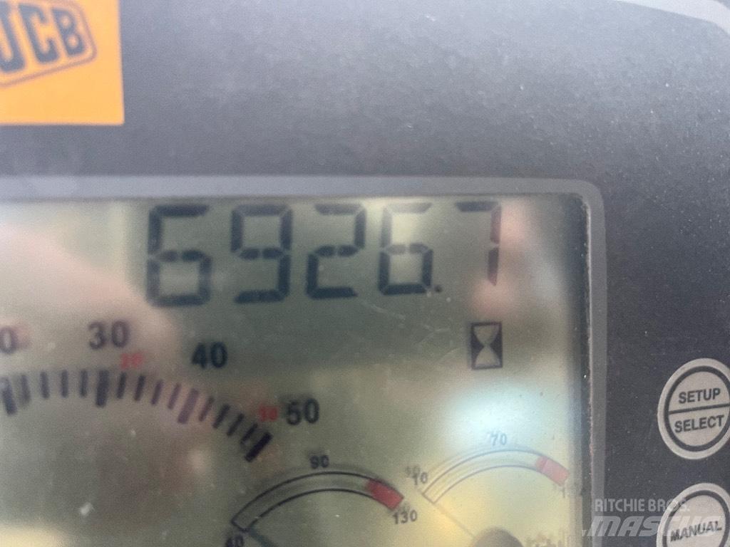 JCB 411 HT Колесни товарачи