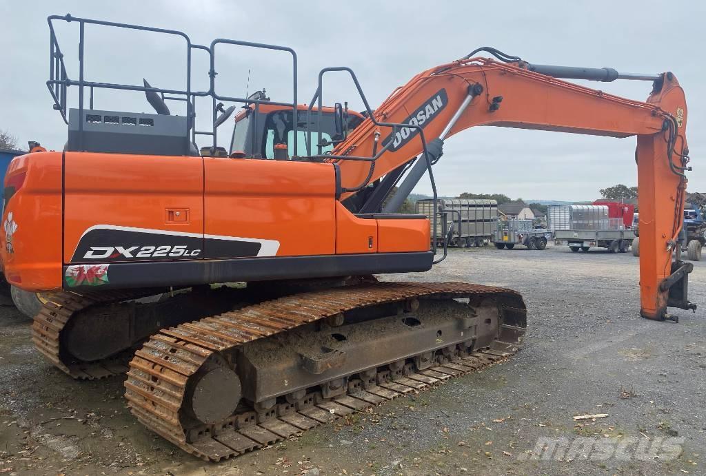Doosan DX 225 LC Верижен екскаватор