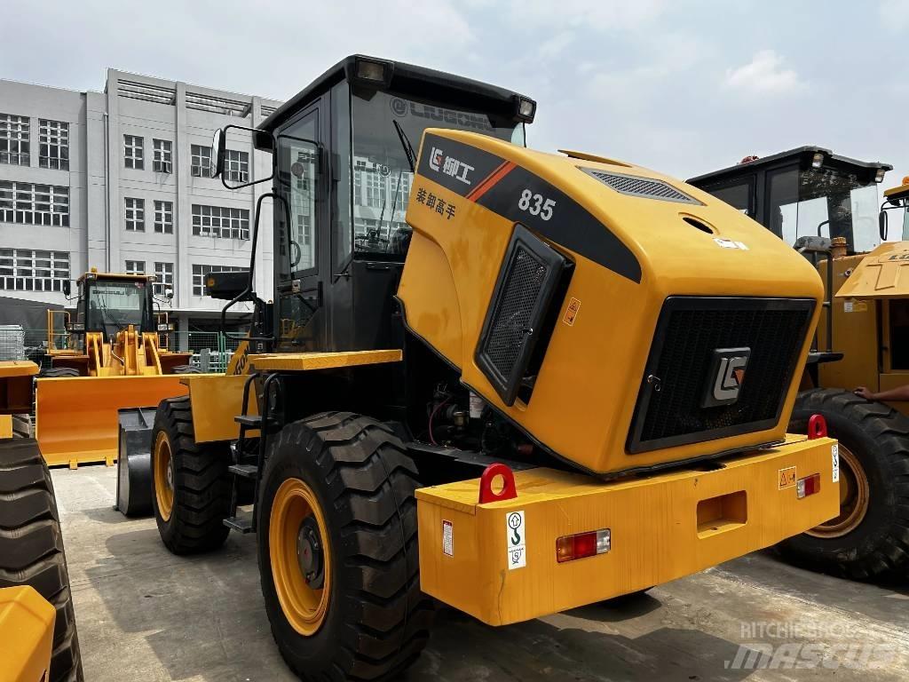 LiuGong 835 Колесни товарачи
