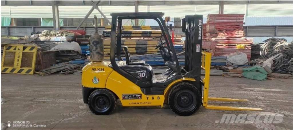 Komatsu FD 30 T-14 Дизелови камиони