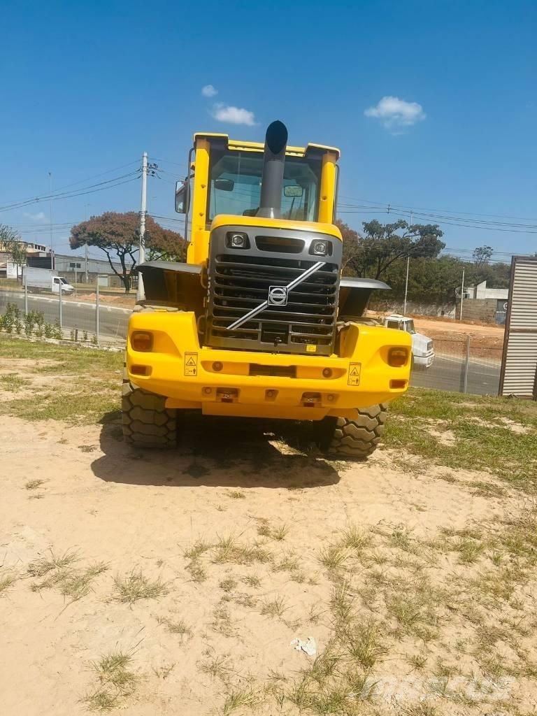 Volvo L 90 F Колесни товарачи