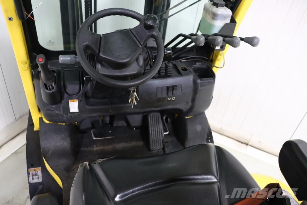 Hyster H2.5XT Камиони с АГУ