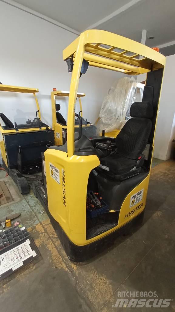 Hyster R 1.6 Ретрак/ Високоповдигач с изместване на вилката напред