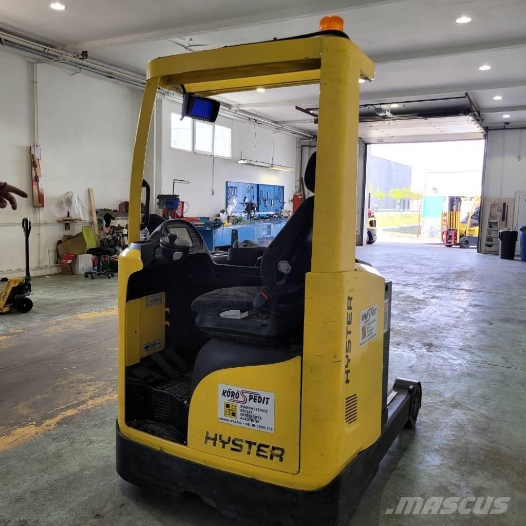 Hyster R 1.6 Ретрак/ Високоповдигач с изместване на вилката напред
