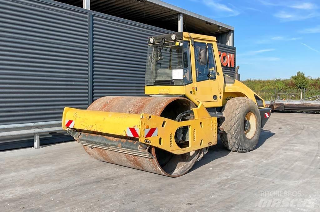 Bomag BW 213 DH-4 Еднобарабанни ролки
