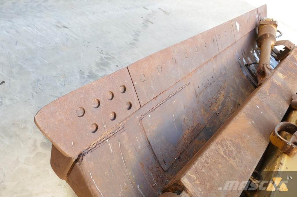 CAT D7G Blade Остриета