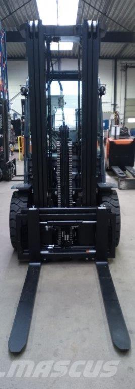 Toyota 52-8FDJF35 Дизелови камиони