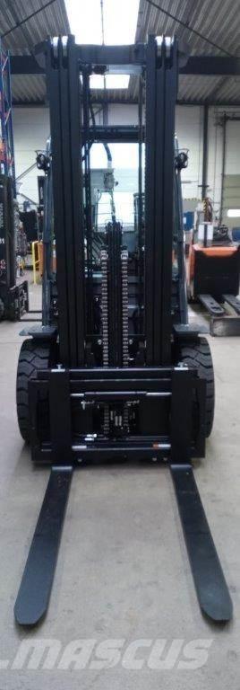 Toyota 52-8FDJF35 Дизелови камиони