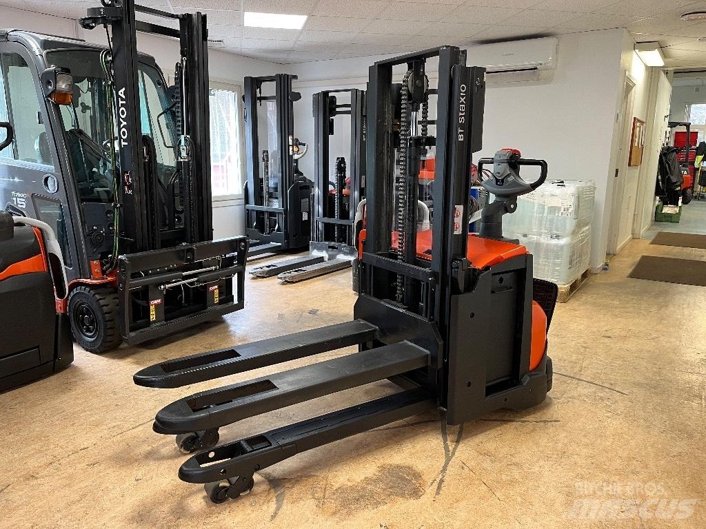 BT SWE 200 D Колички високоповдигачи с теглич