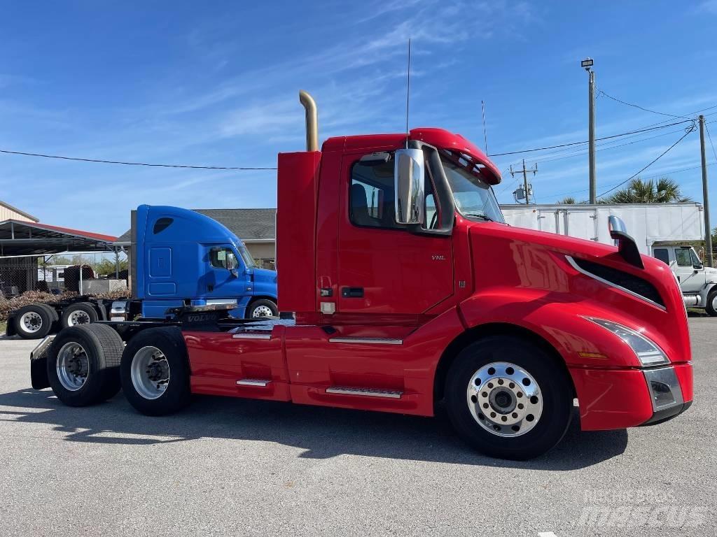 Volvo VNL64T300 Влекачи