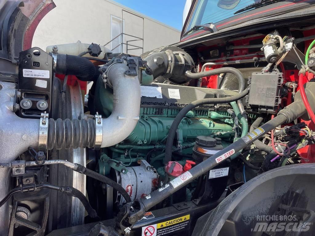Volvo VNL64T300 Влекачи