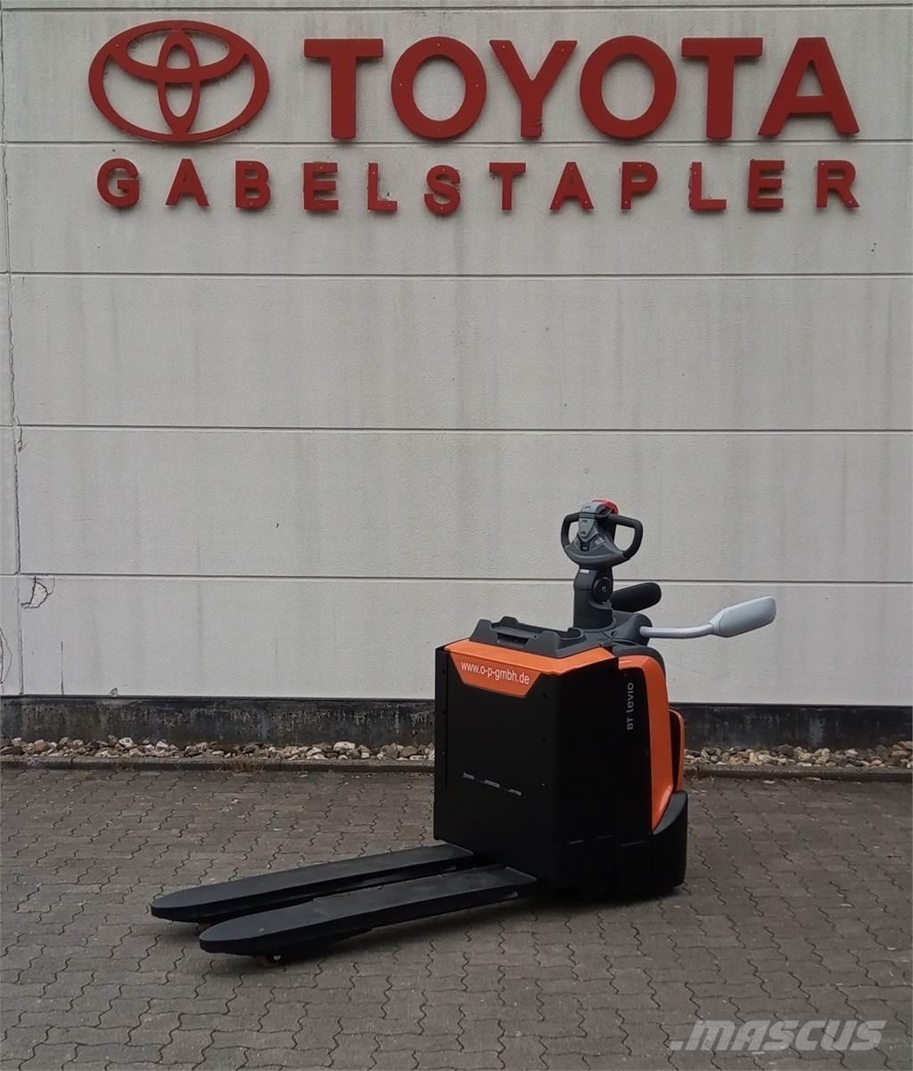 Toyota LPE200 Колички високоповдигачи с теглич