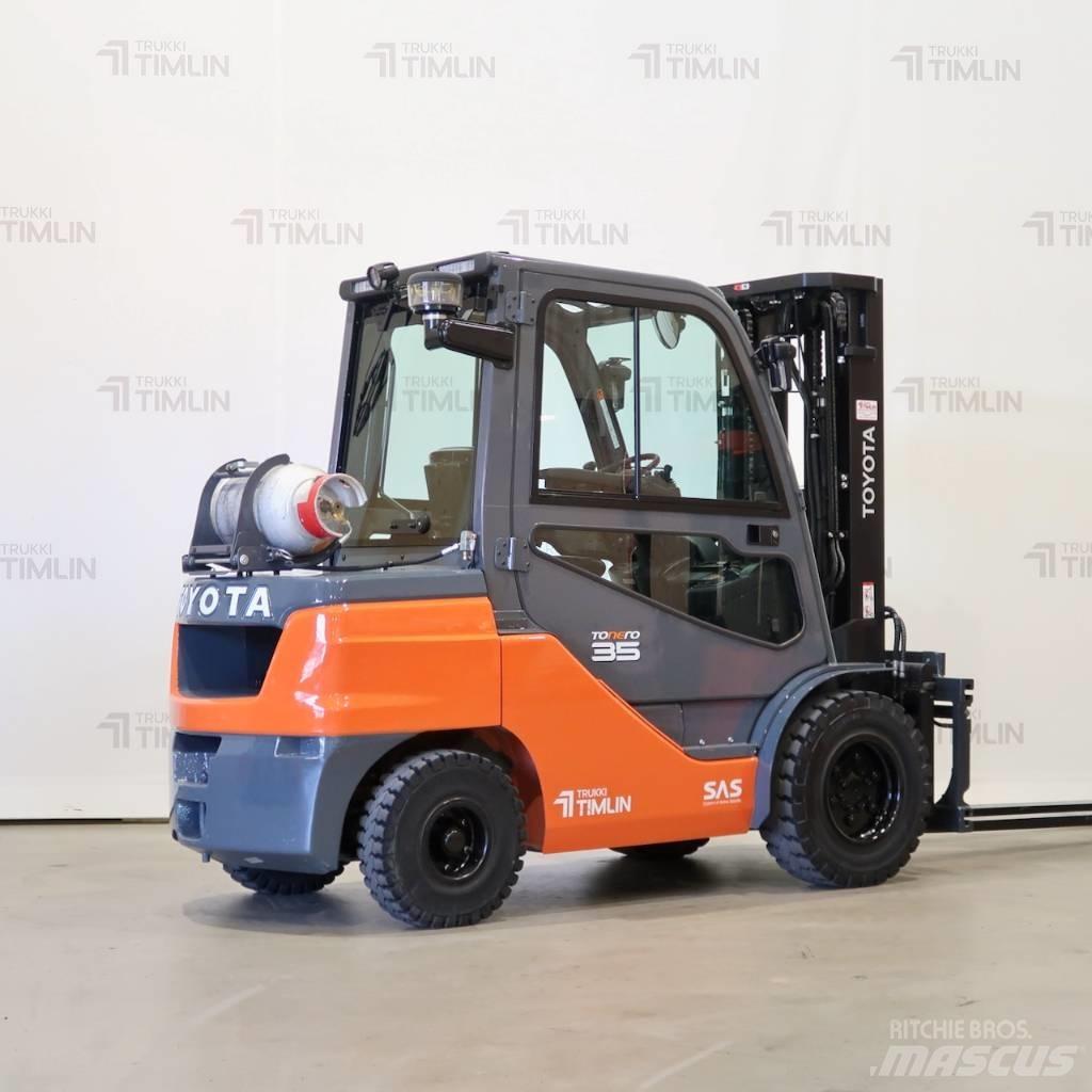 Toyota 02-8FGJF35 Камиони с АГУ