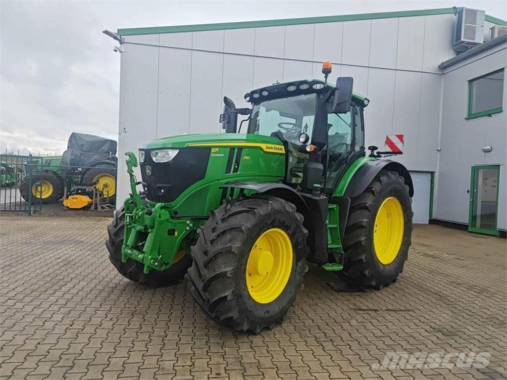 John Deere 6R 250 Трактори