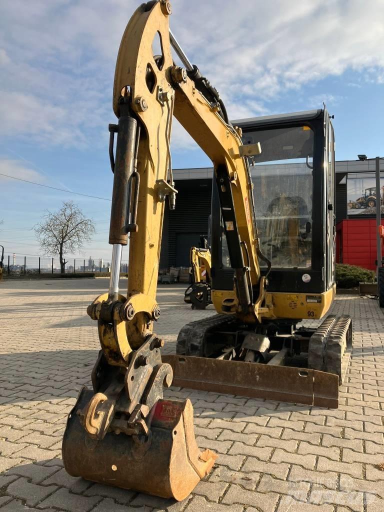 CAT 301.7 D Мини екскаватори < 7 т
