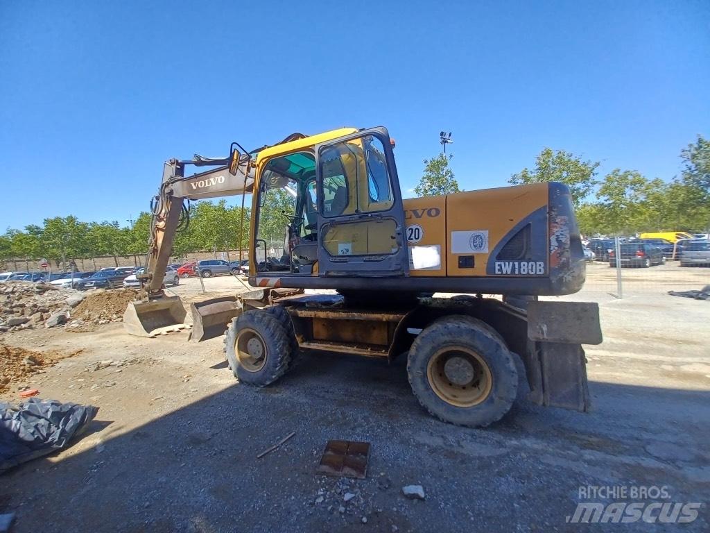Volvo EW 180 B Колесни екскаватори