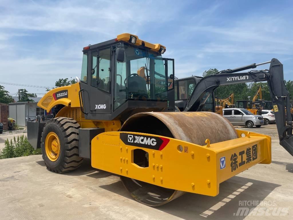 XCMG XS 223 J Еднобарабанни ролки
