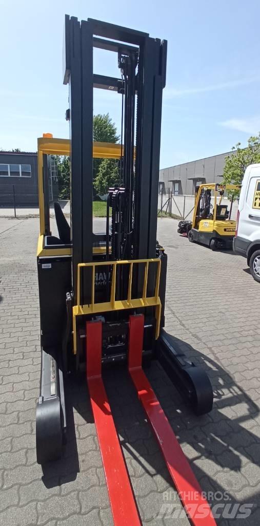 Hyster R 1.4 Ретрак/ Високоповдигач с изместване на вилката напред