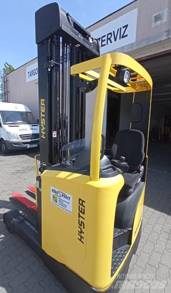 Hyster R 1.4 Ретрак/ Високоповдигач с изместване на вилката напред