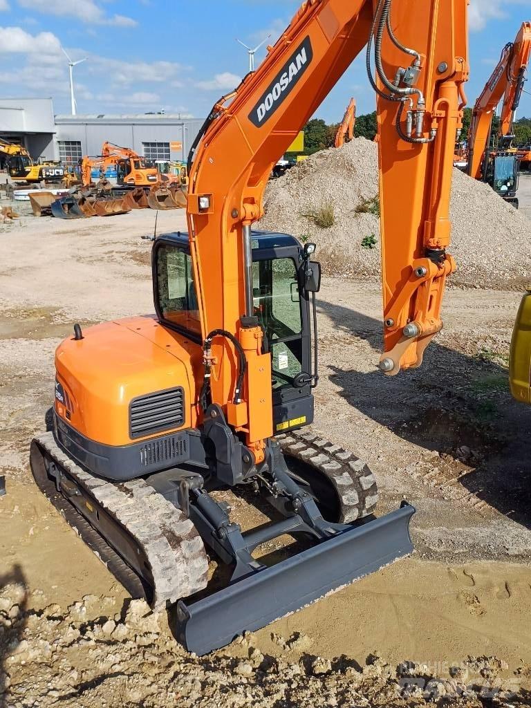 Doosan DX 85 R-3 Средни екскаватори 7т - 12т
