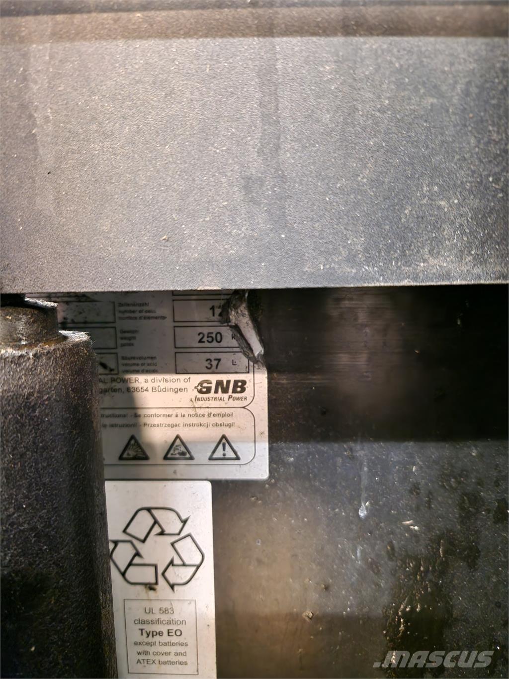 Toyota SPE120L Самоходни товарачи