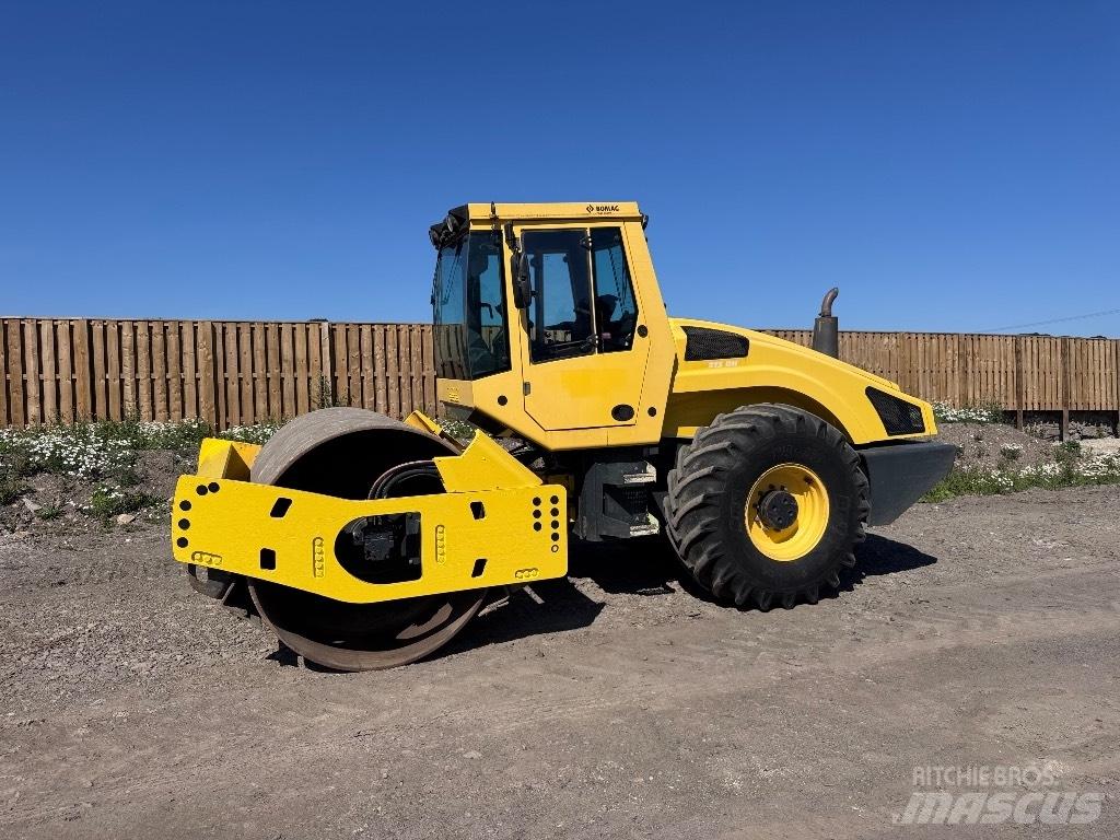 Bomag BW 213 D H-4 Еднобарабанни ролки
