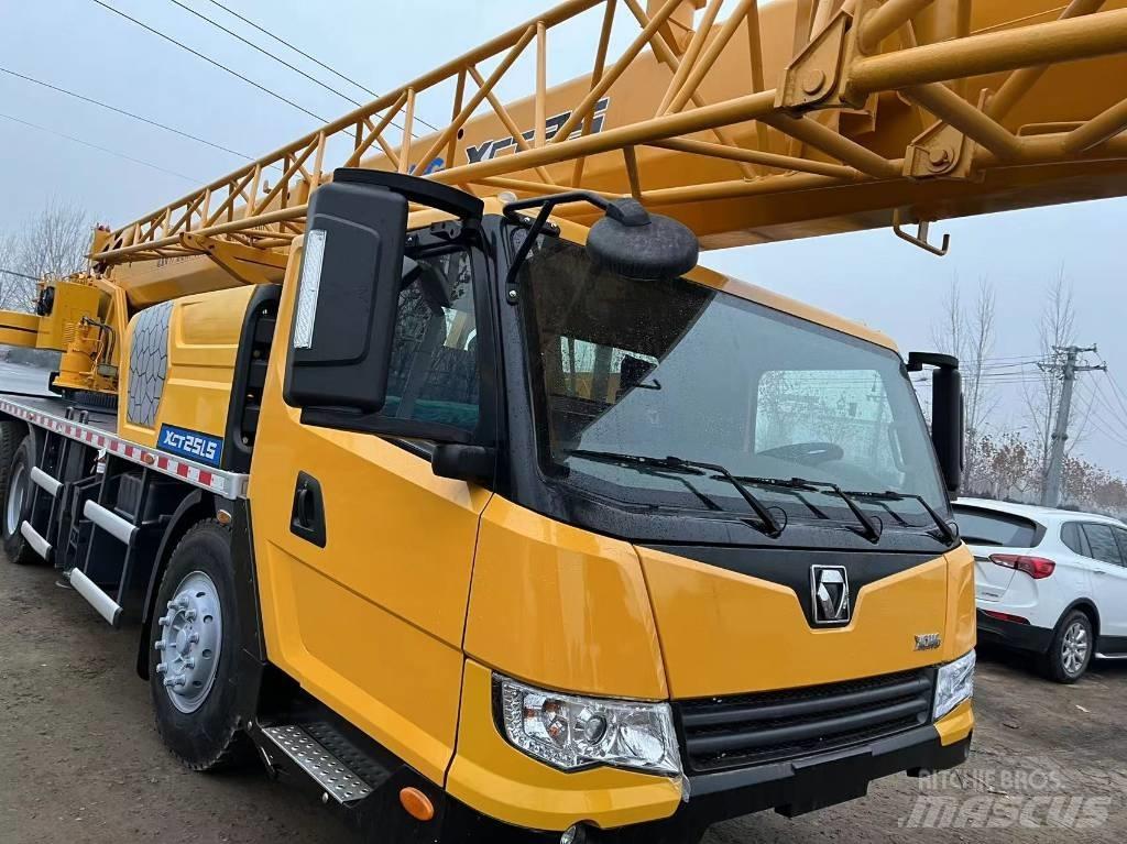 XCMG XCT 25 Всъдеходни кранове
