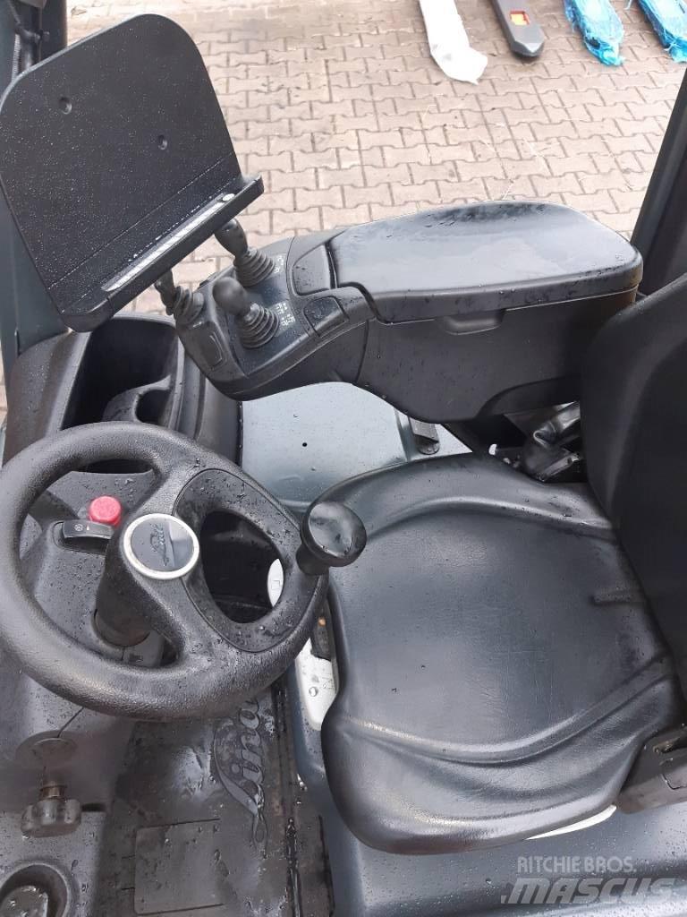 Linde E 12 Електрически вилични кари-повдигачи
