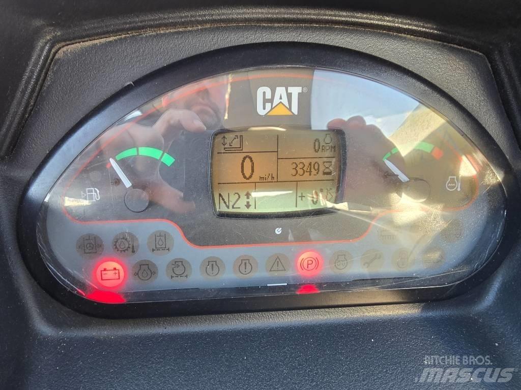 CAT TH337C Телескопични товарачи