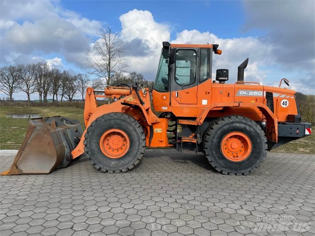 Doosan DL250 Колесни товарачи