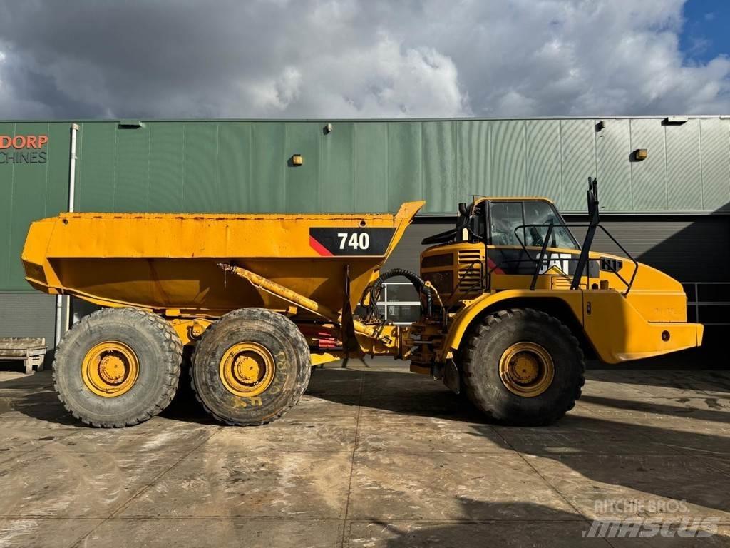 CAT 740 Странични самосвали