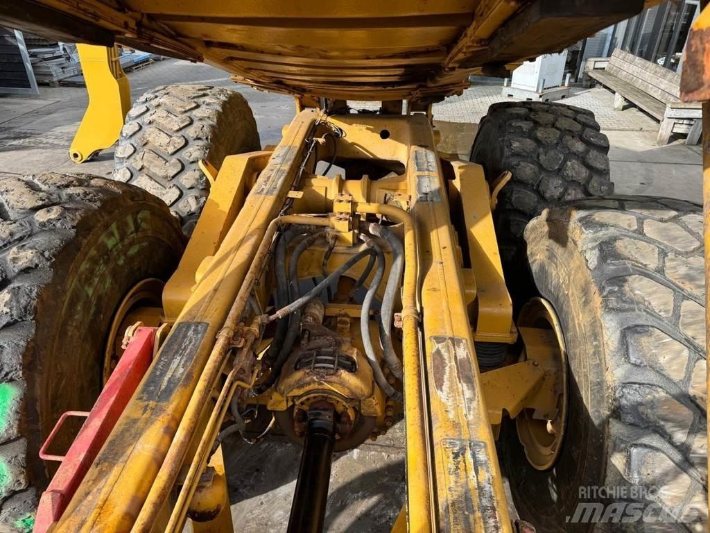 CAT 740 Странични самосвали