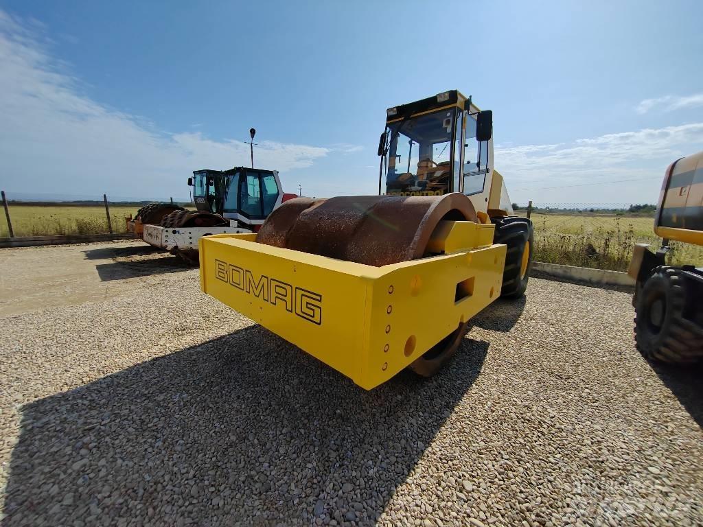Bomag BW 225 D-3 Двойни барабанни ролки
