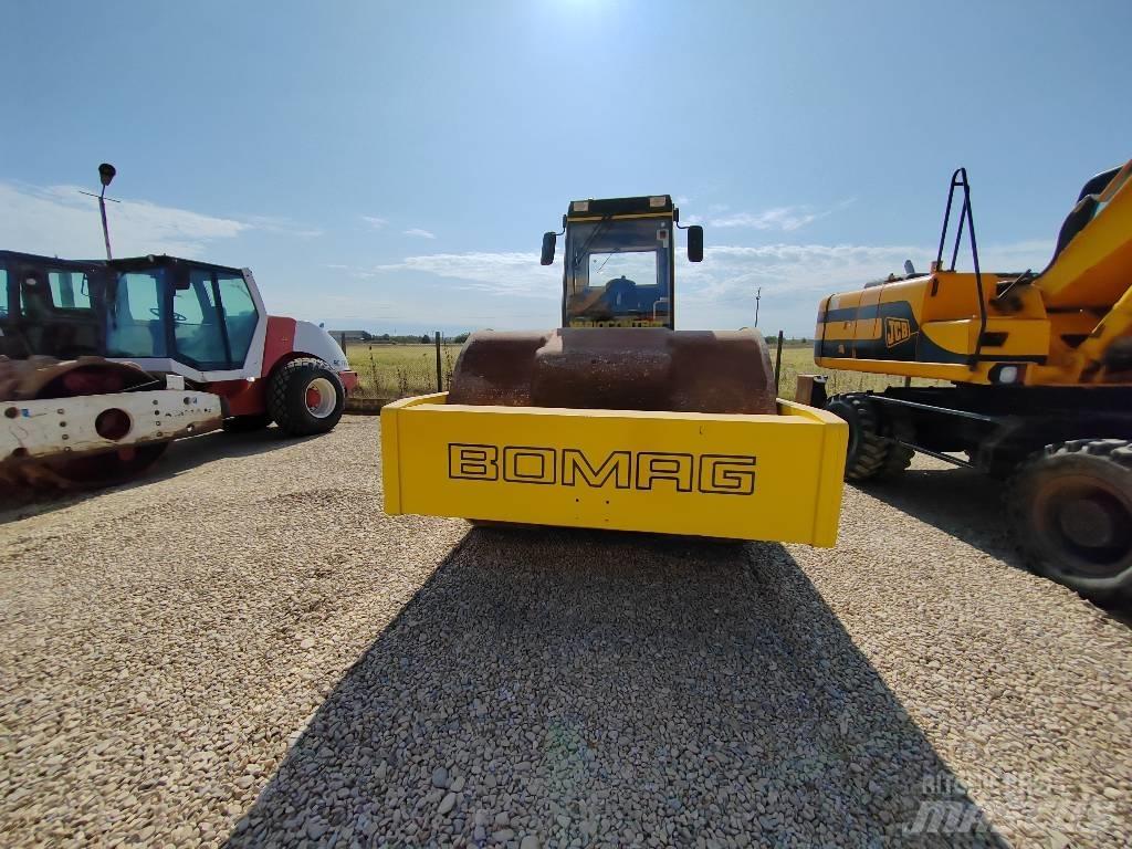 Bomag BW 225 D-3 Двойни барабанни ролки
