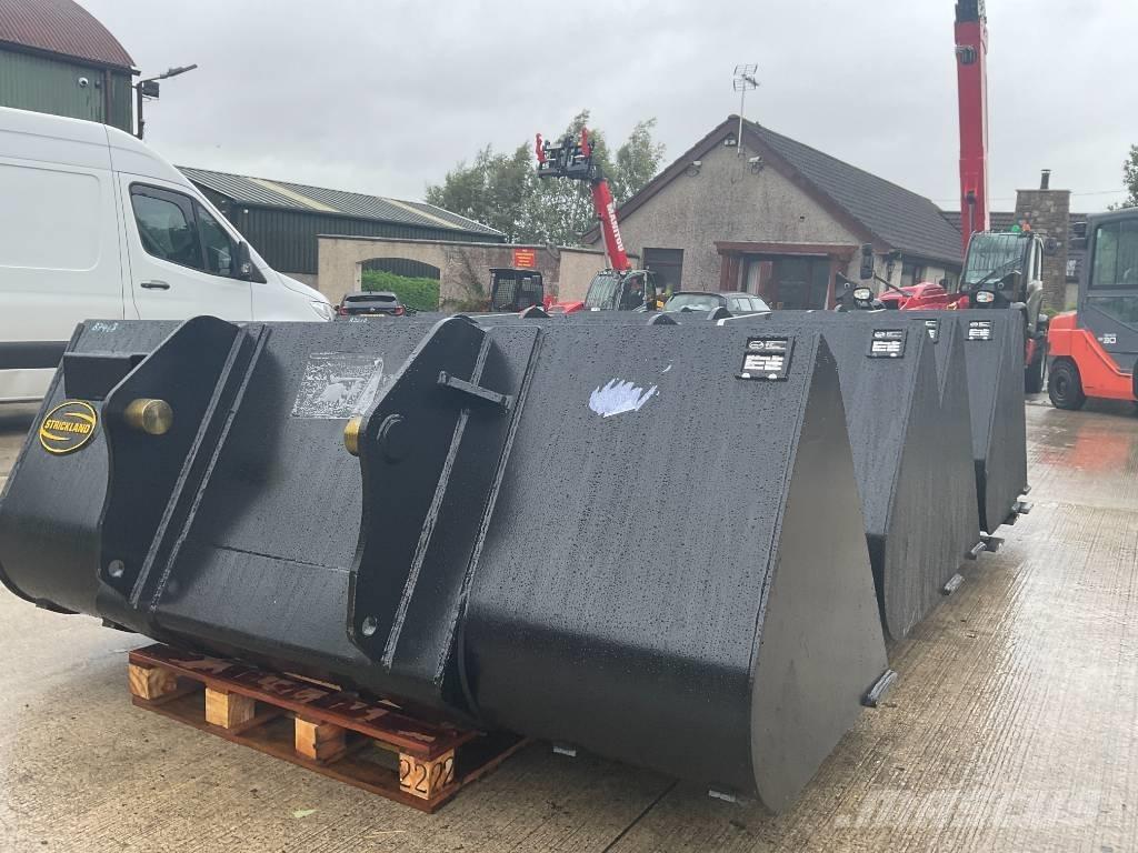 Manitou 1 CM Bucket Телескопични товарачи