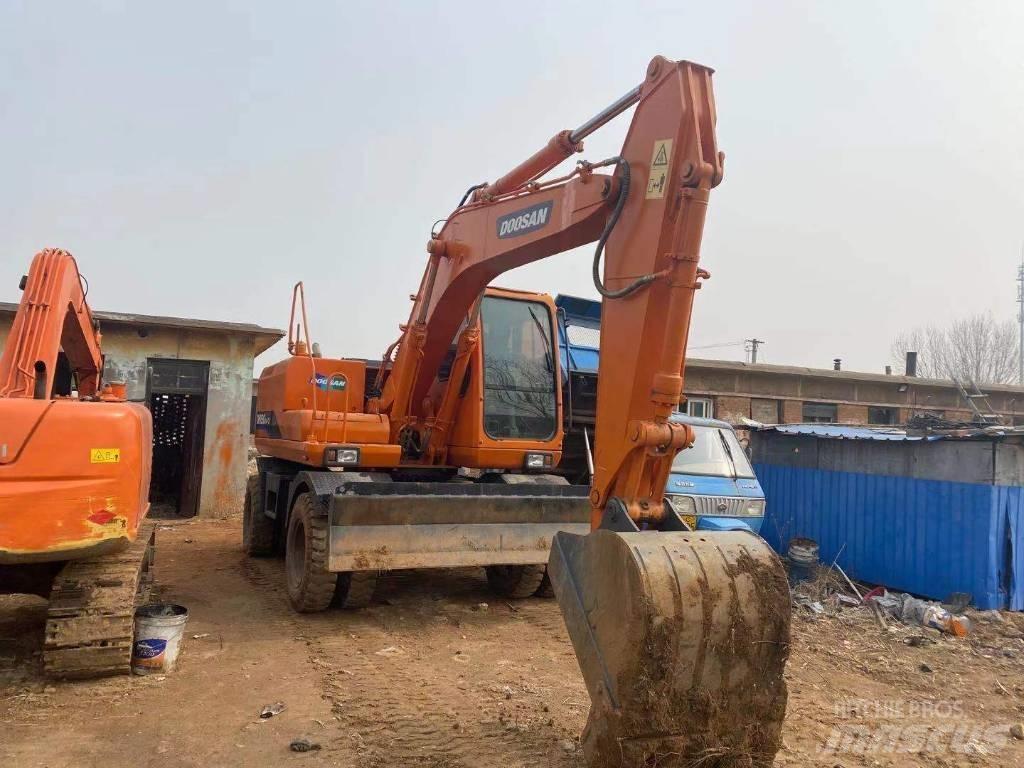 Doosan DH 150W Колесни екскаватори