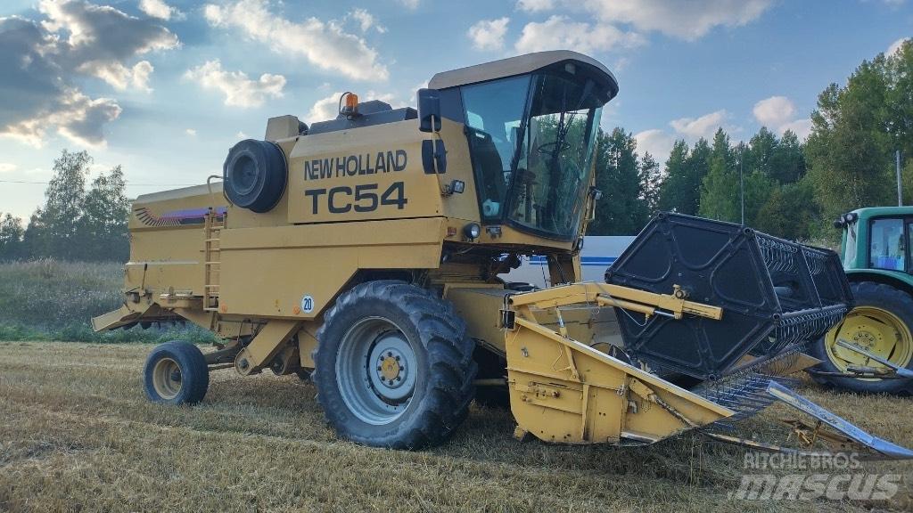 New Holland TC 54 Комбайни