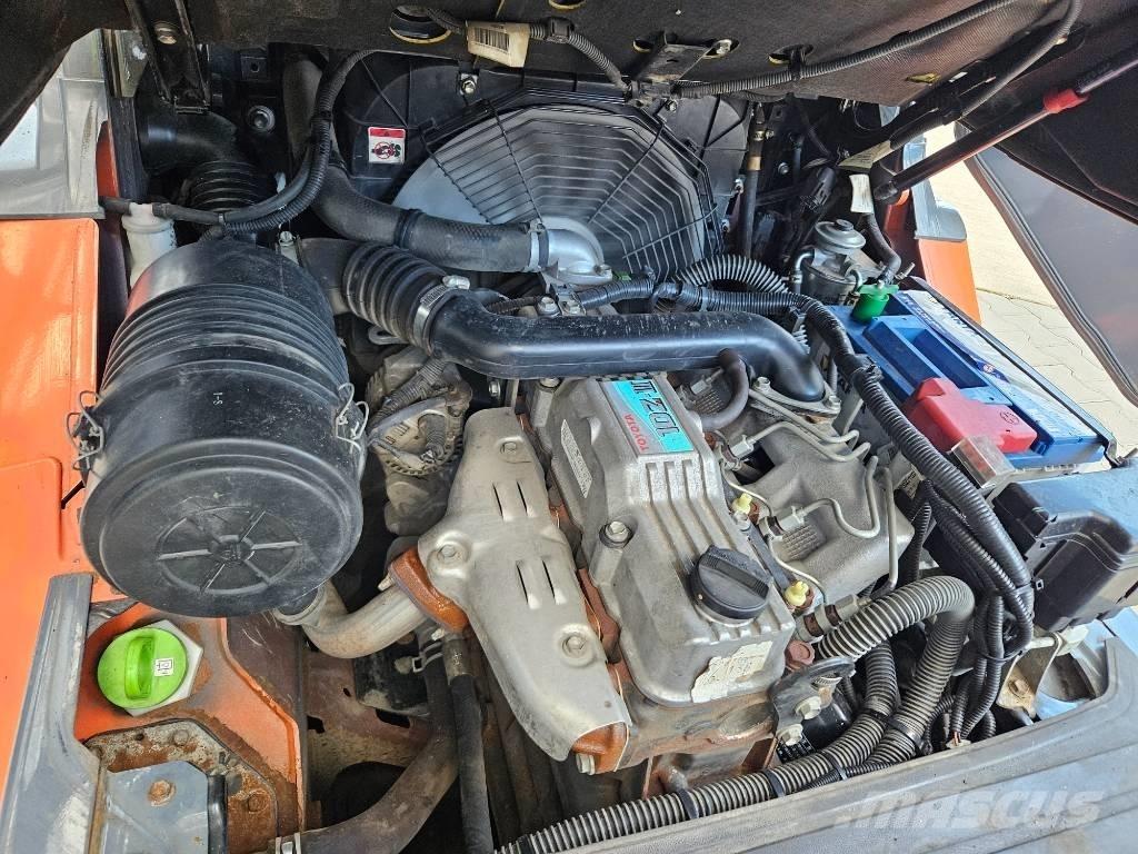 Toyota 8FDF25 Дизелови камиони