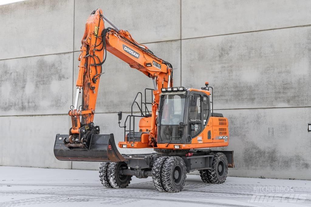Doosan DX 140 W-3 Колесни екскаватори