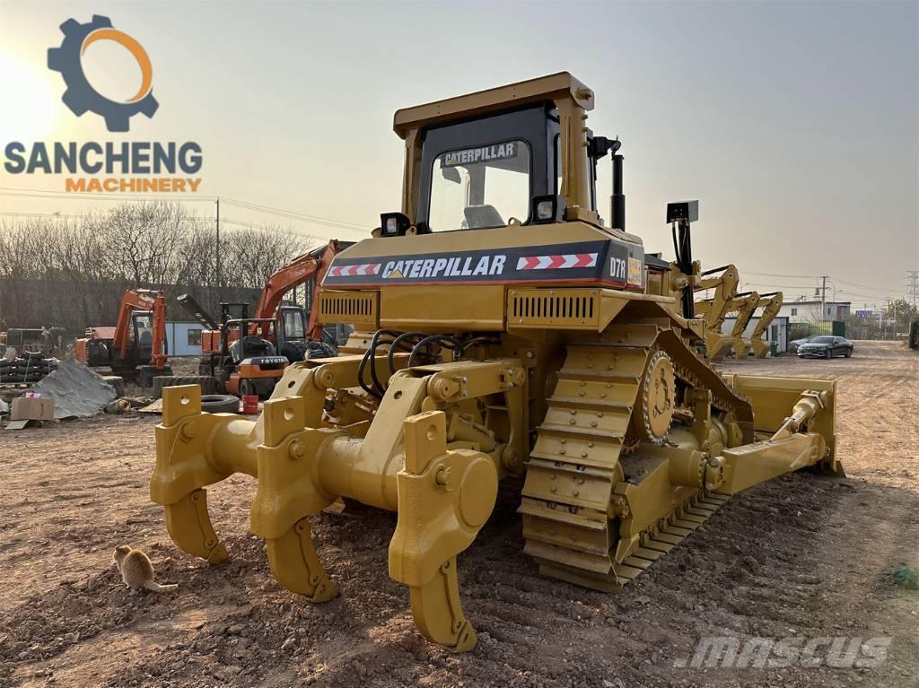 CAT D 7 R Верижни булдозери
