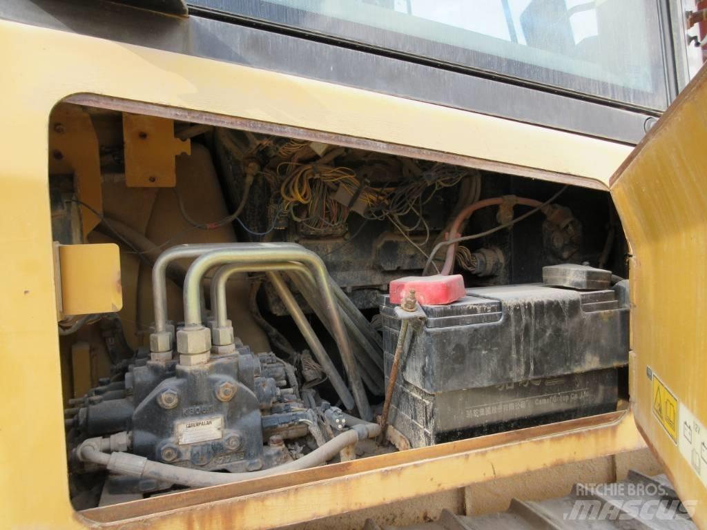 CAT D5K Верижни булдозери
